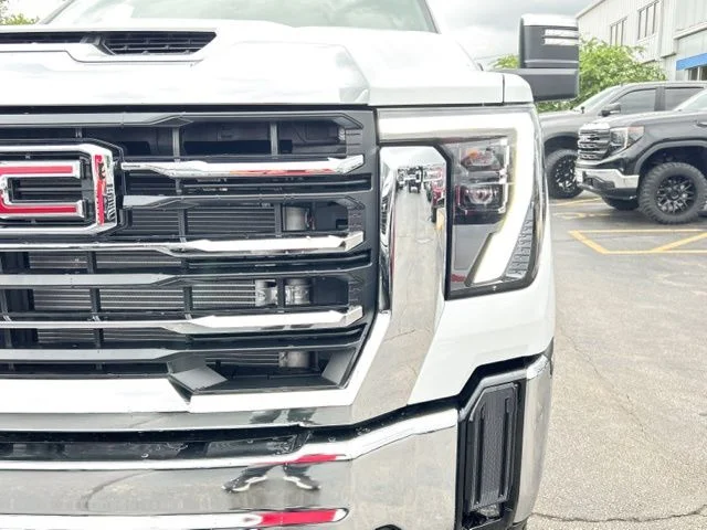 New 2026 Summit White GMC SLT image 3