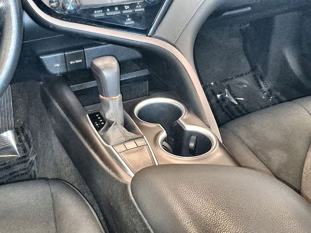 Used 2024 White Toyota LE image 19