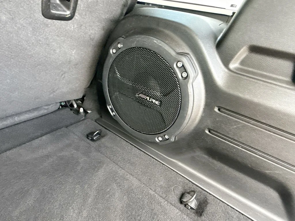 Used 2022 White Jeep Unlimited Sahara image 31