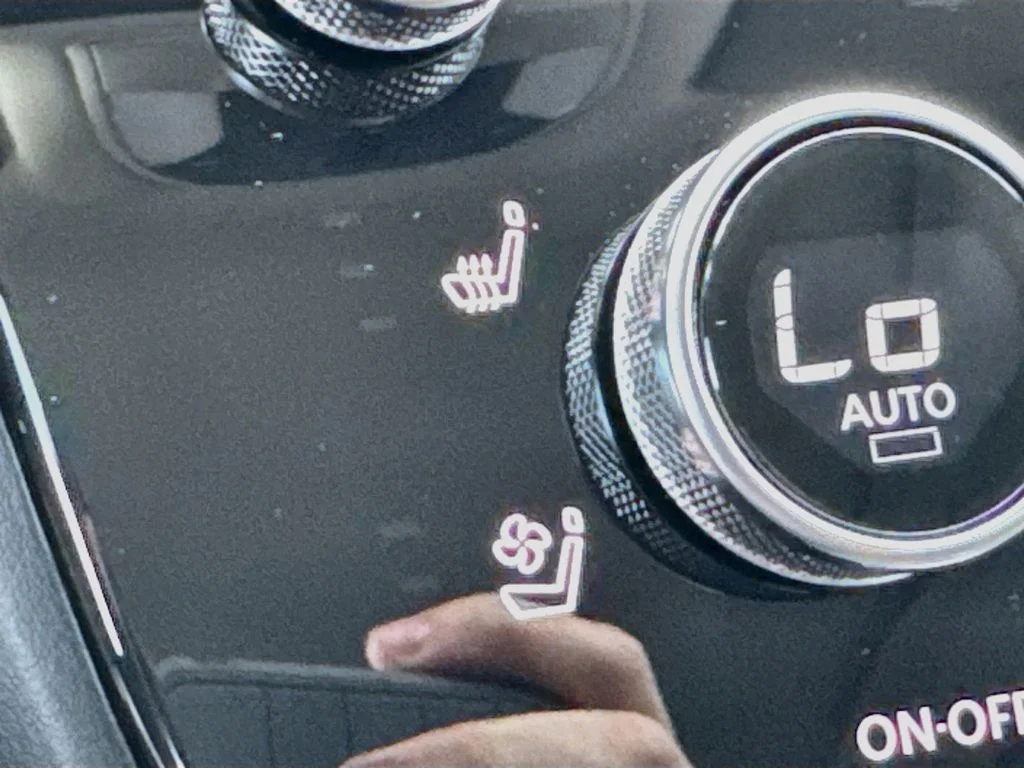 New 2027 HARBOR GRAY INFINITI Luxe FWD image 21