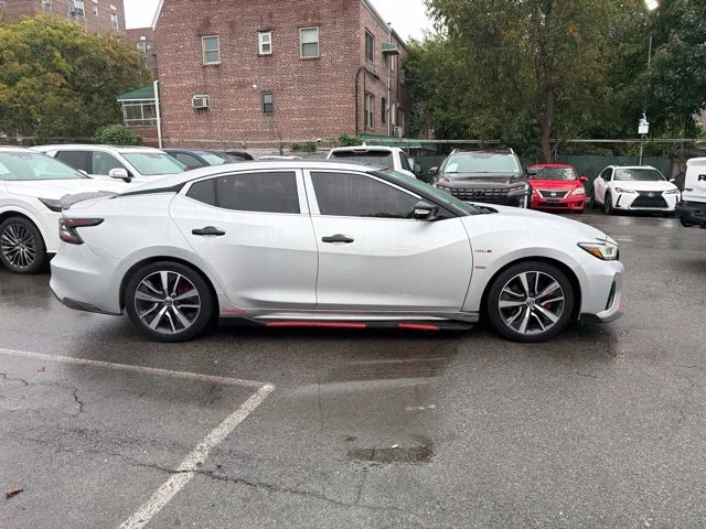 Used 2020 Silver Nissan 3.5 SL image 4