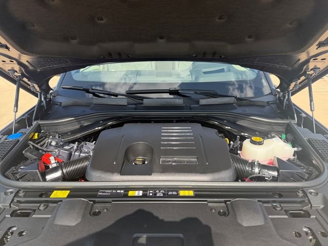 Used 2026 Varesine Blue Metallic Land Rover SE image 19