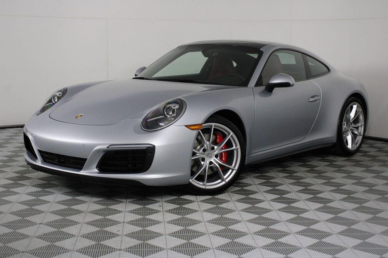2018 Porsche 911 Carrera 4 GTS Coupe's photo
