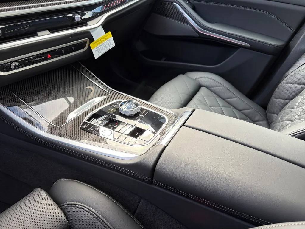 2026 BMW X5 M60i - Photo 17