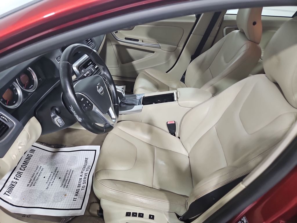 Used 2013 Red Volvo  image 9
