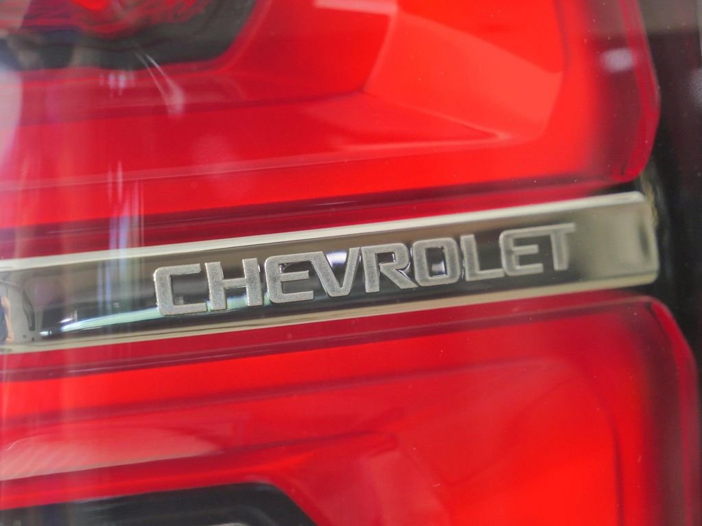 Used 2022 Black Chevrolet High Country image 28