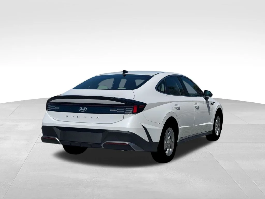 Used 2026 White Hyundai SE image 8