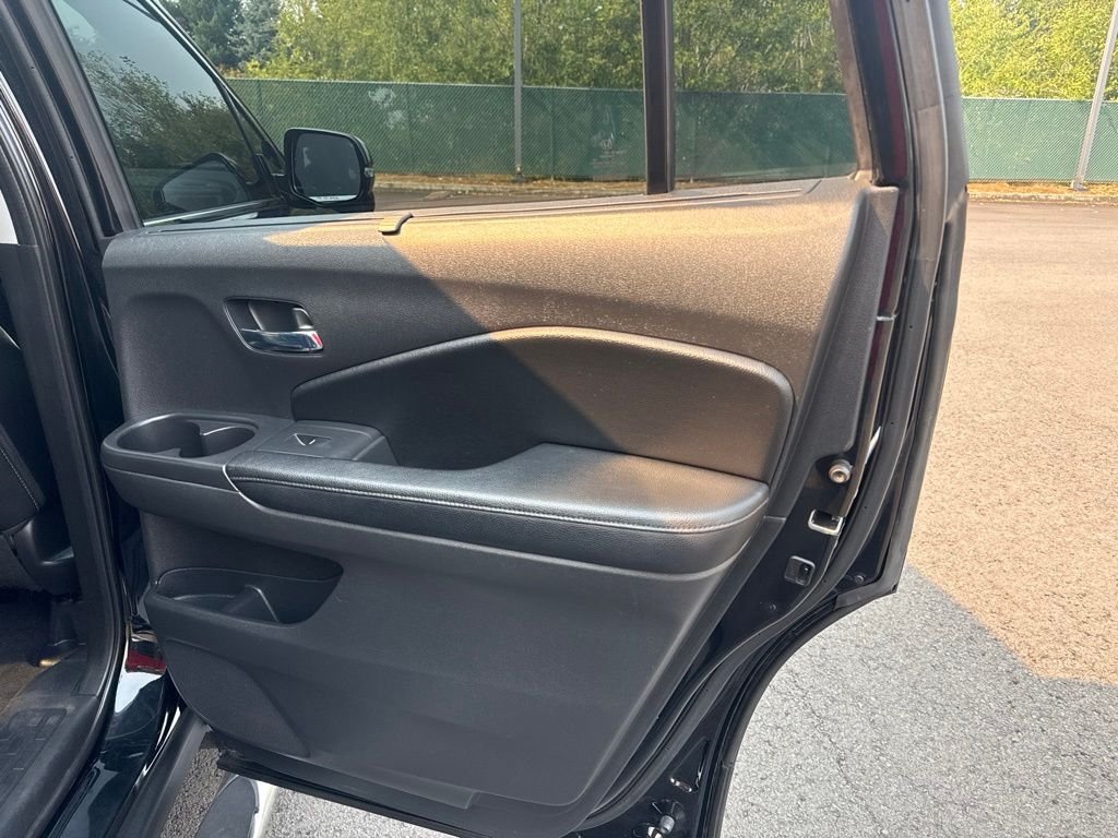 Used 2017 Crystal Black Pearl Honda Touring image 25