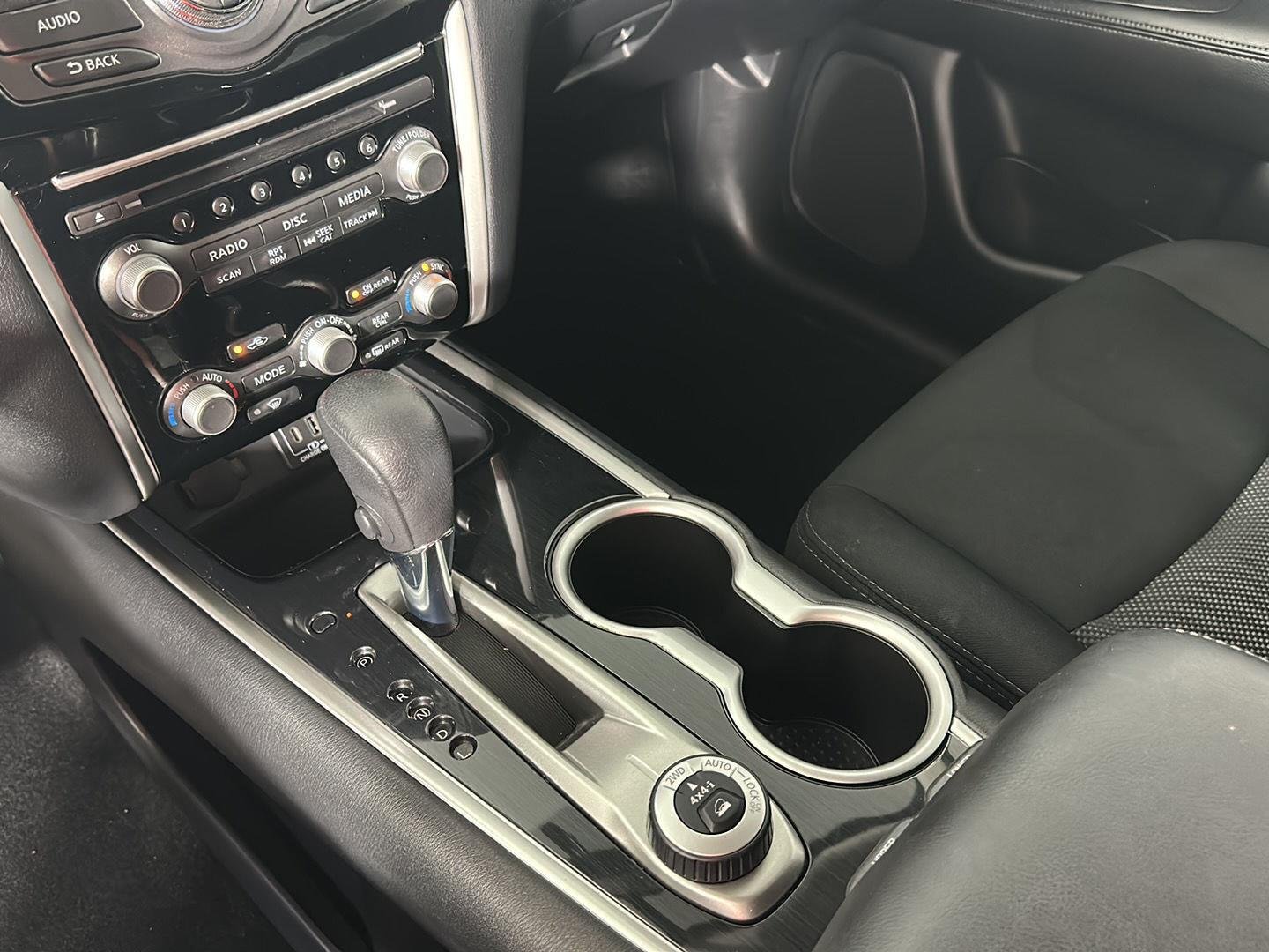 Used 2019 Midnight Pine Metallic Nissan SV image 18