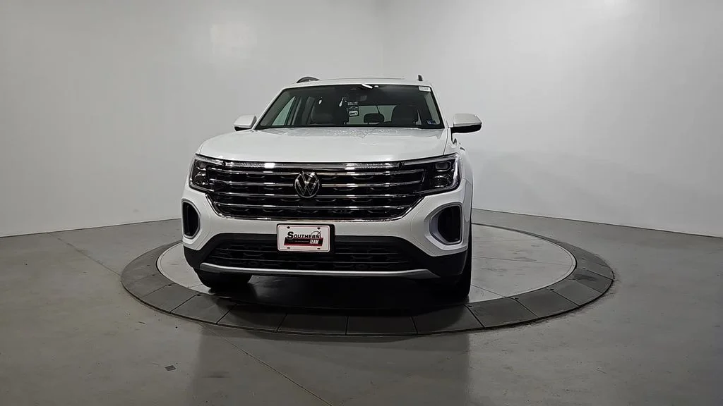 New 2026 White/off-white Volkswagen 2.0T SE w/Technology image 8