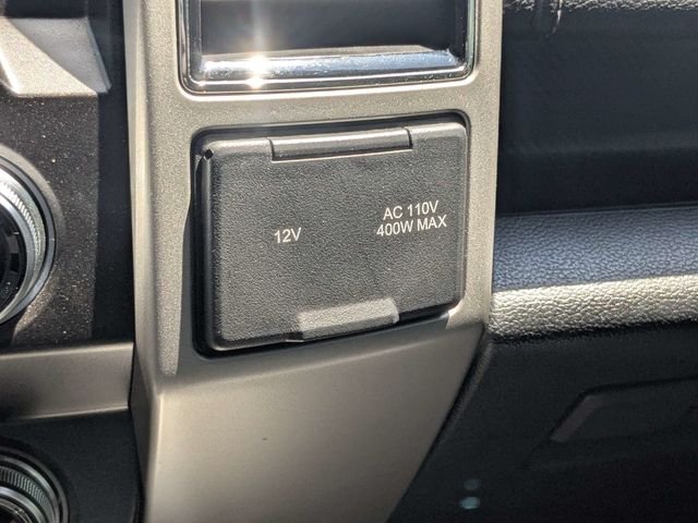 Used 2020 Black Ford Lariat image 25