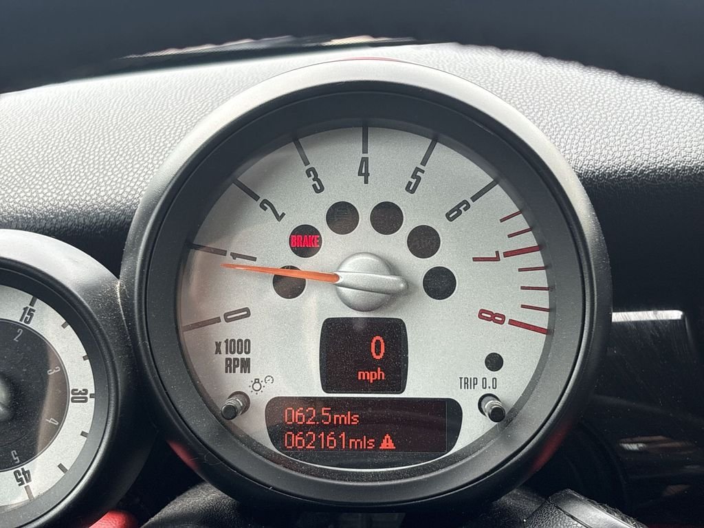 Used 2013 Red MINI  image 17