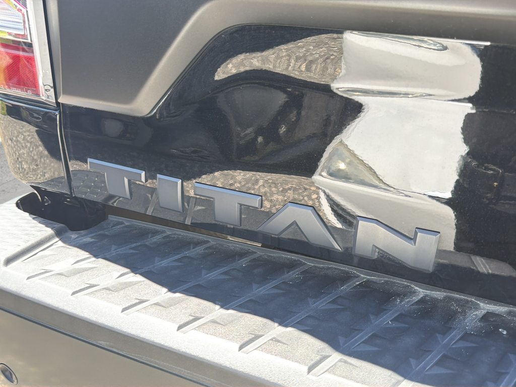 Used 2024 Black Nissan PRO-4X image 17