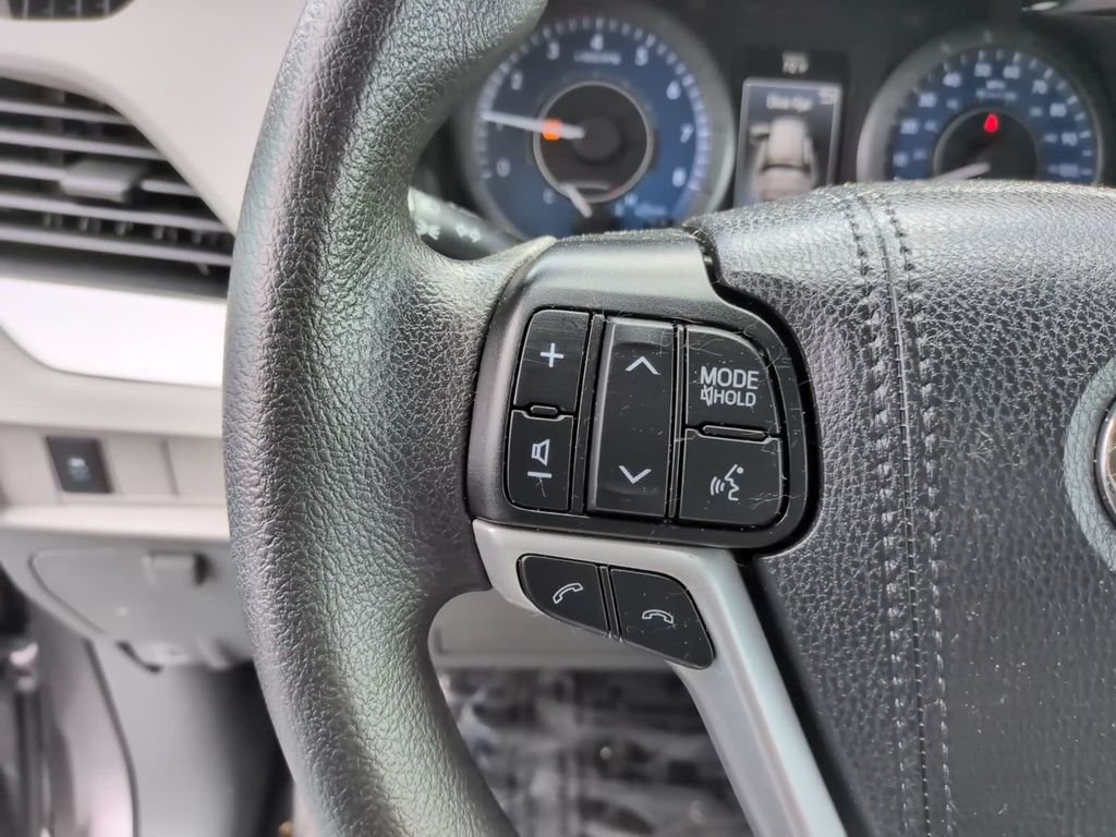 Used 2020 Gray Toyota L image 14