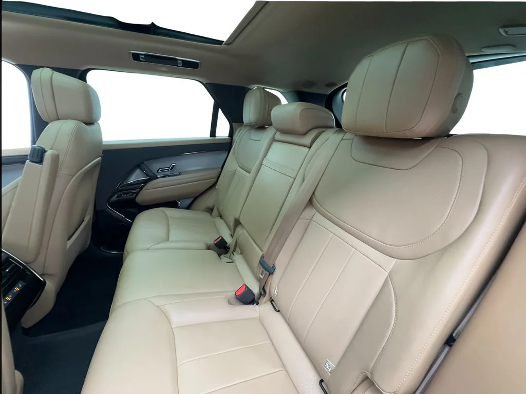 Used 2024 Blue Land Rover SE image 25