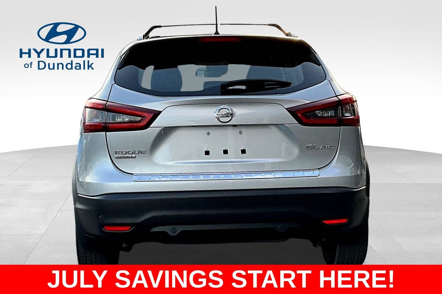 Used 2022 Silver Nissan SL image 7