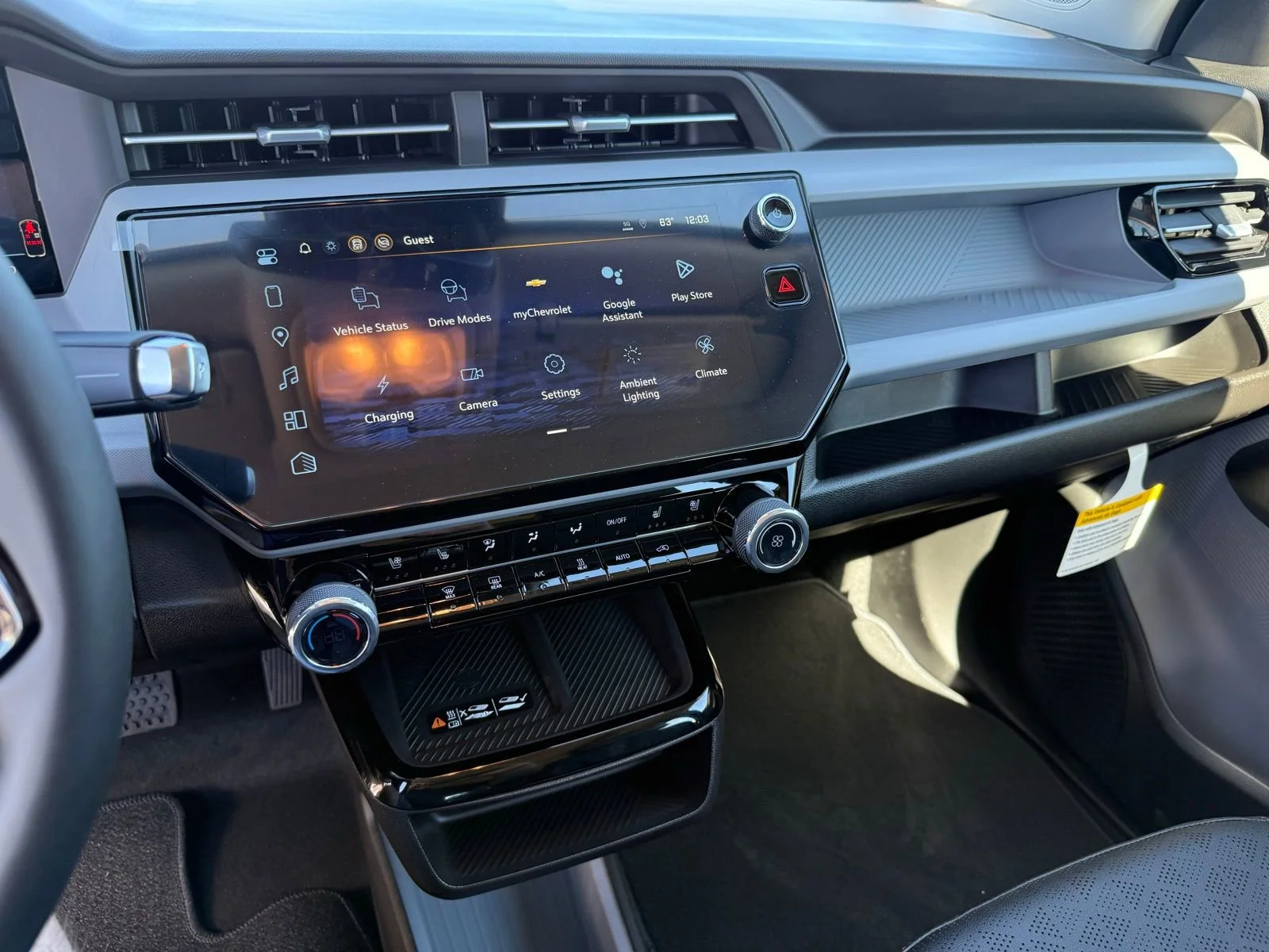 2027 Chevrolet Bolt RS - Photo 22