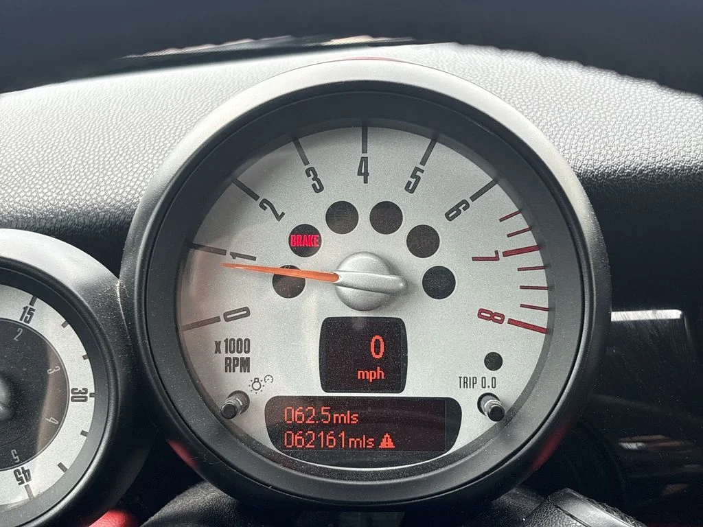 Used 2013 Red MINI  image 17