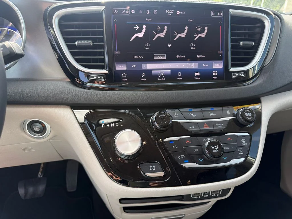 Used 2023 White Chrysler Touring L image 10