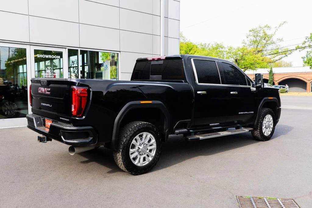 Used 2020 Black GMC Denali image 6