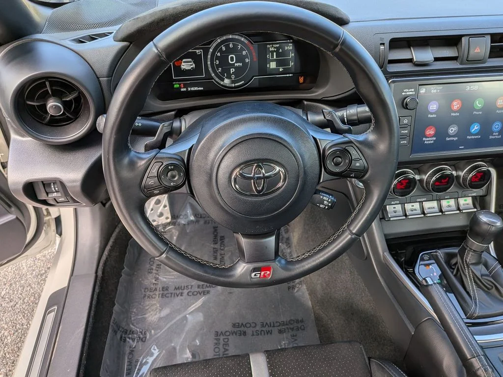 Used 2023  Toyota Premium image 15