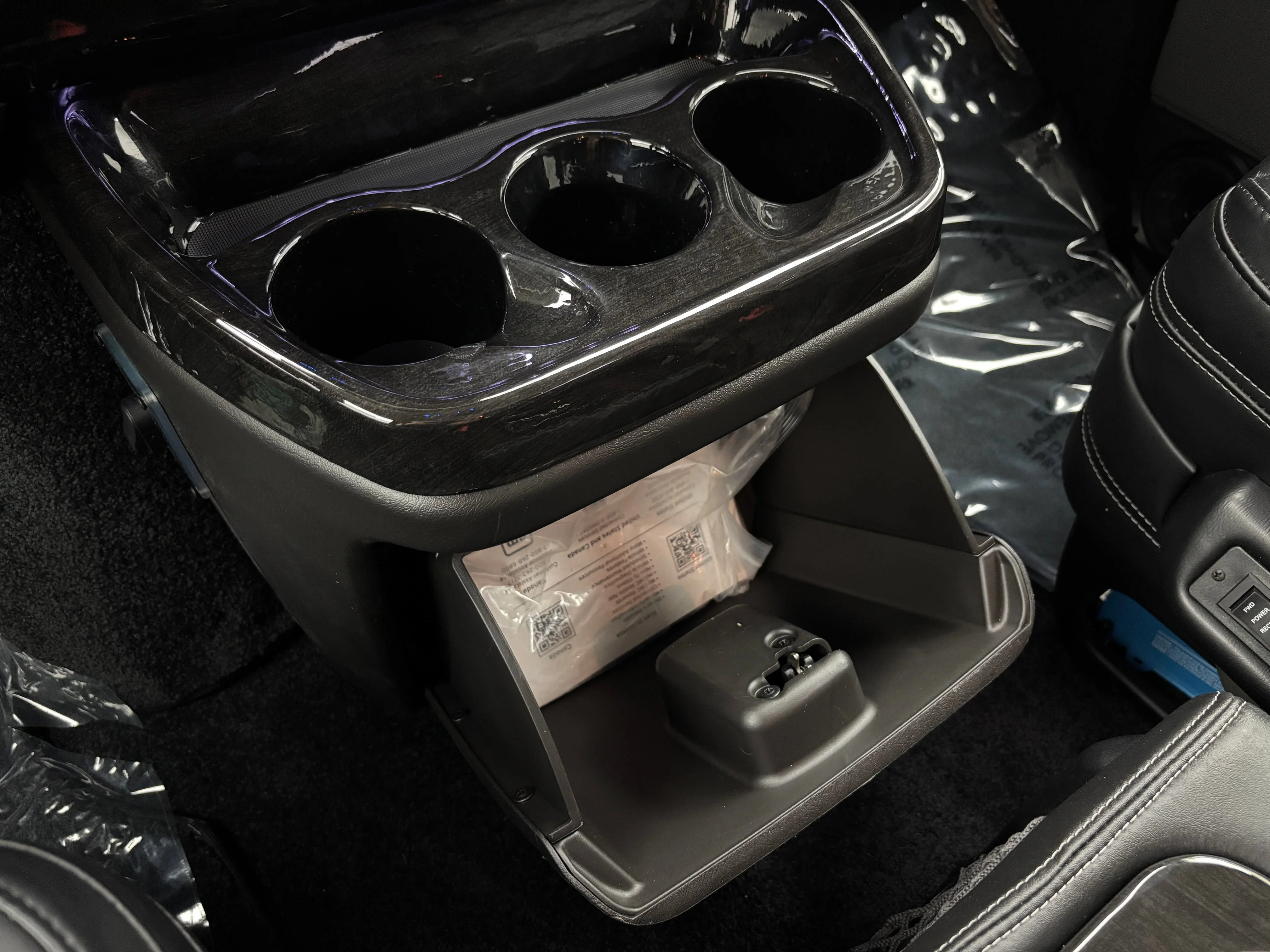 Used 2025 Onyx Black GMC Work Van image 37