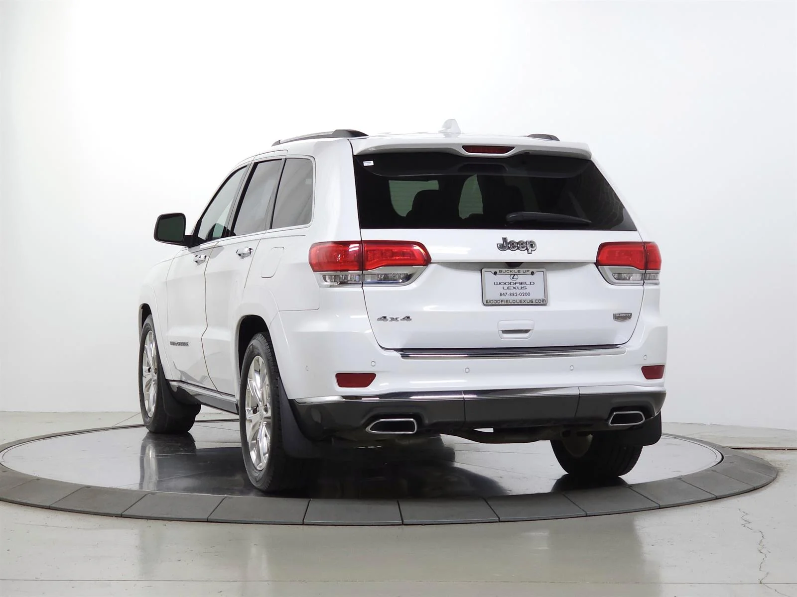 Used 2019 White Jeep Summit image 5