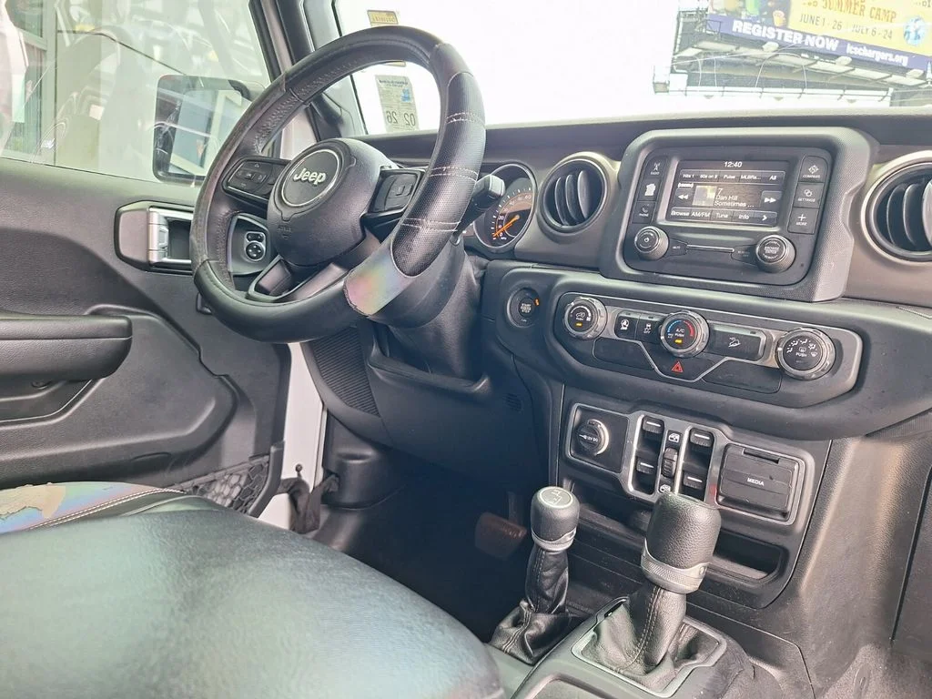 Used 2018 White Jeep Unlimited Sport S image 28