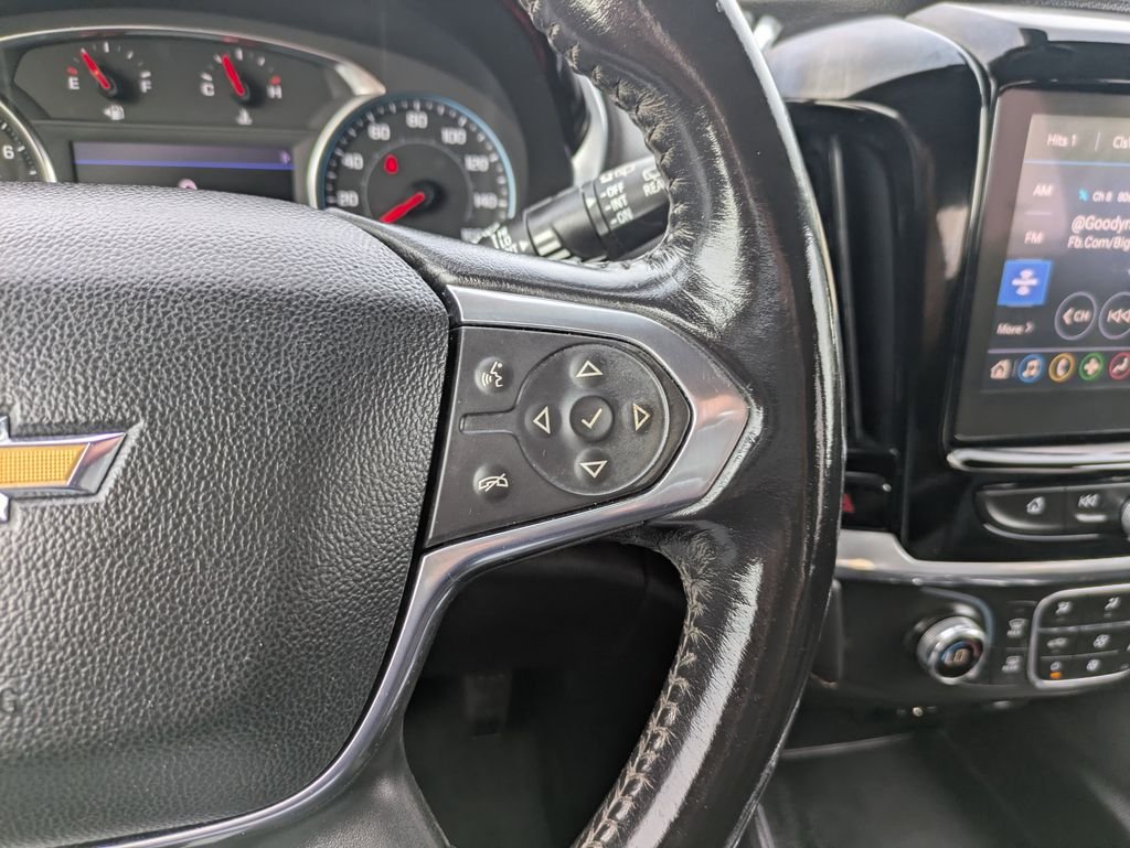 Used 2020 Gray Chevrolet 3LT image 29