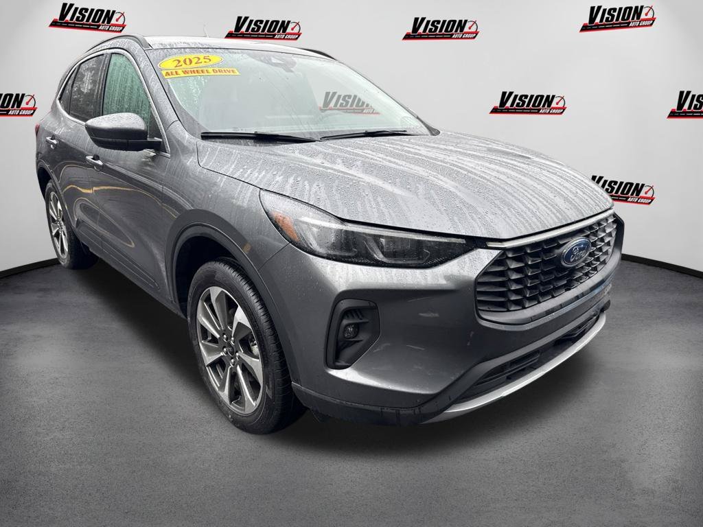 Used 2025 Gray Ford Platinum image 3