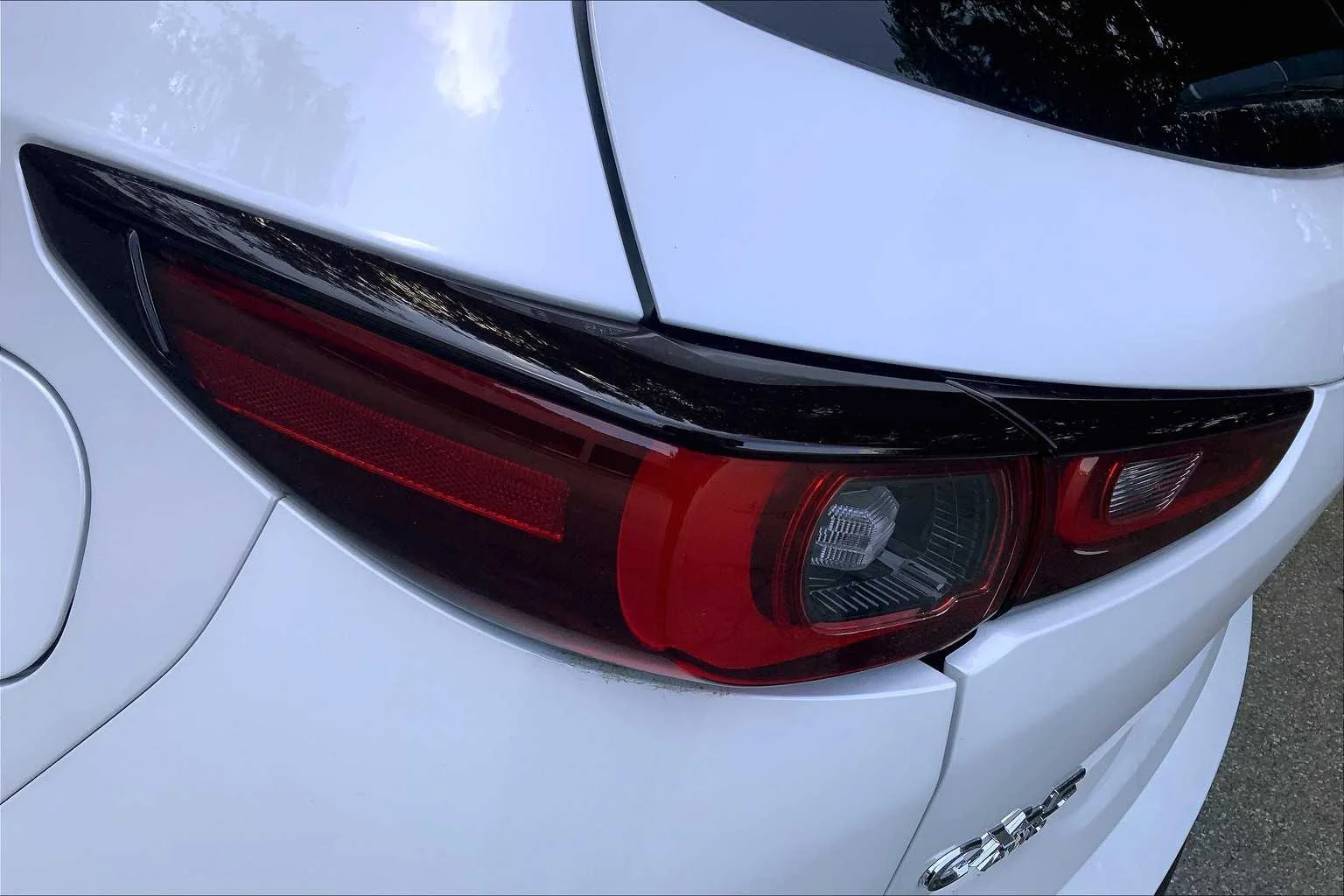 Certified Used 2025 Rhodium White Metallic Mazda 2.5 Carbon Turbo image 5