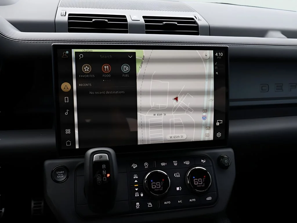 2026 Land Rover Defender OCTA - Photo 25