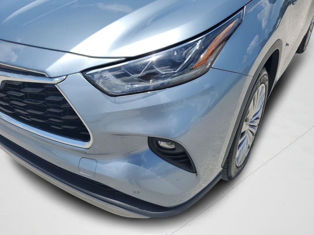 Used 2022  Toyota Platinum image 26