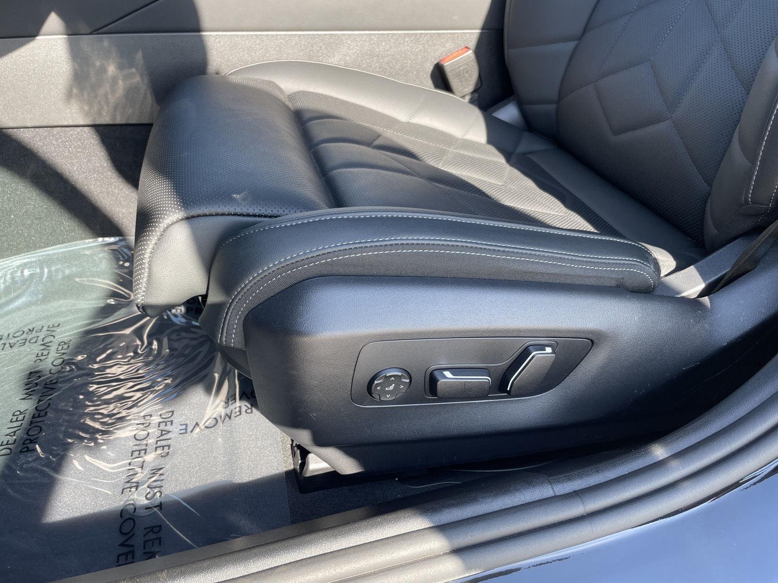 Used 2026 Black Sapphire Metallic BMW 540i xDrive image 4