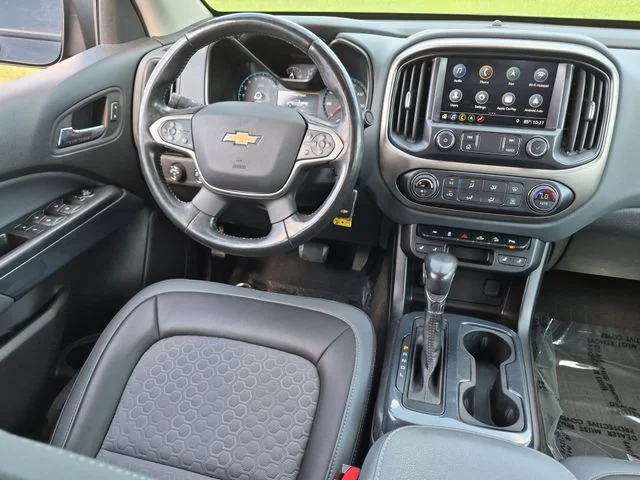 Used 2022 Black Chevrolet Z71 image 30