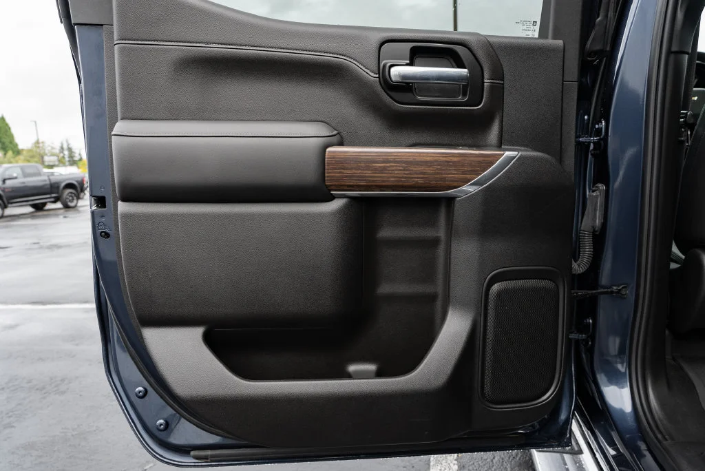 Used 2022 Northsky Blue Metallic Chevrolet High Country image 28