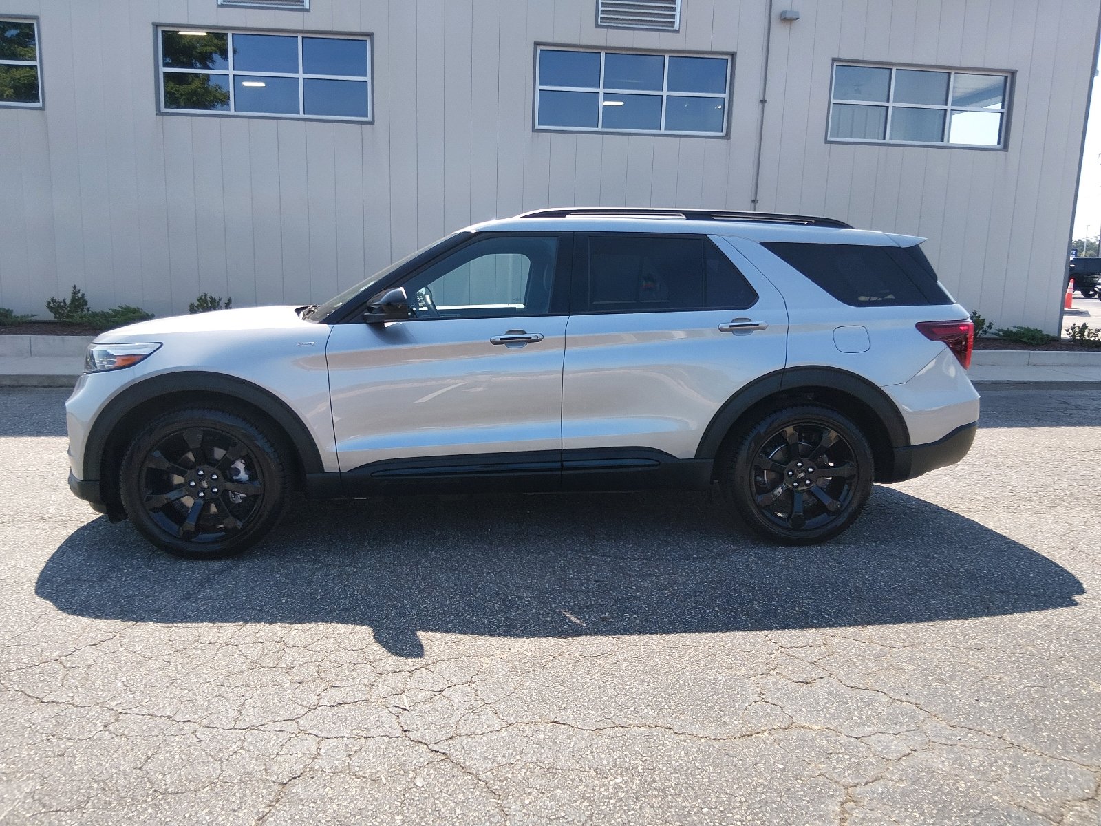Used 2023 Iconic Silver Ford ST-Line image 5