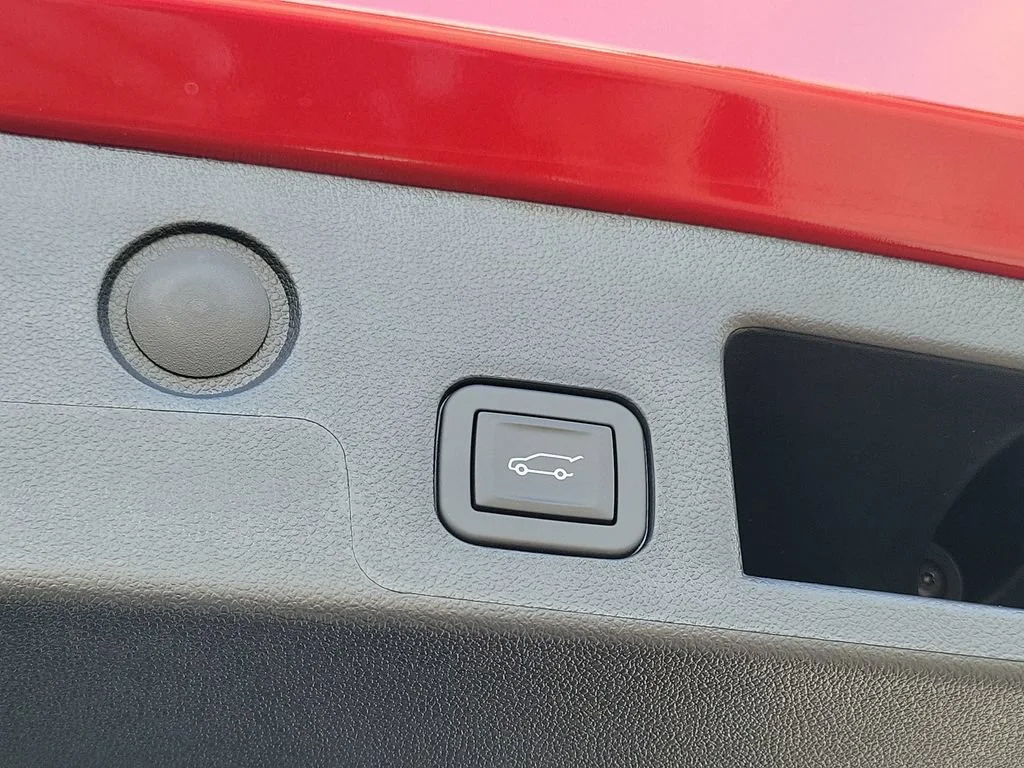 New 2027 Radiant Red Tintcoat Chevrolet LT image 27