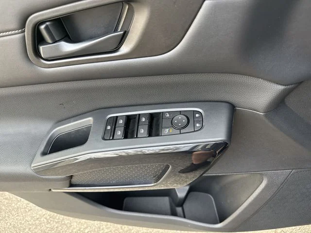 Used 2024 Gray Nissan S image 27