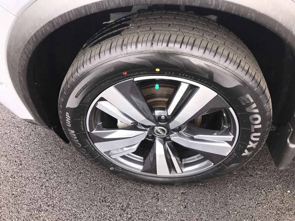 Used 2023 Gray Nissan SL image 10