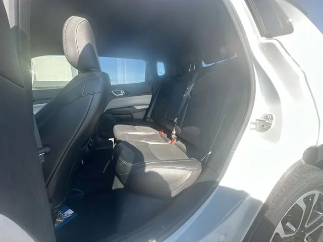 Used 2023 White Jeep Limited image 23
