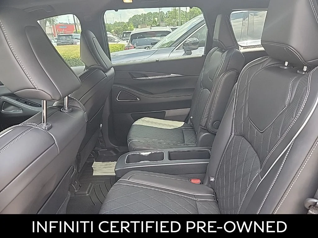 Certified Used 2025 Deep Bordeaux/Blk Obsid INFINITI Autograph image 8
