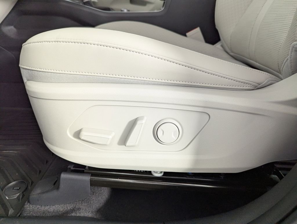 New 2026 Wolf Gray Kia EX image 13