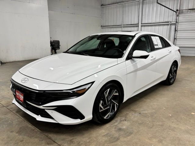 Used 2024 White Hyundai Limited image 3