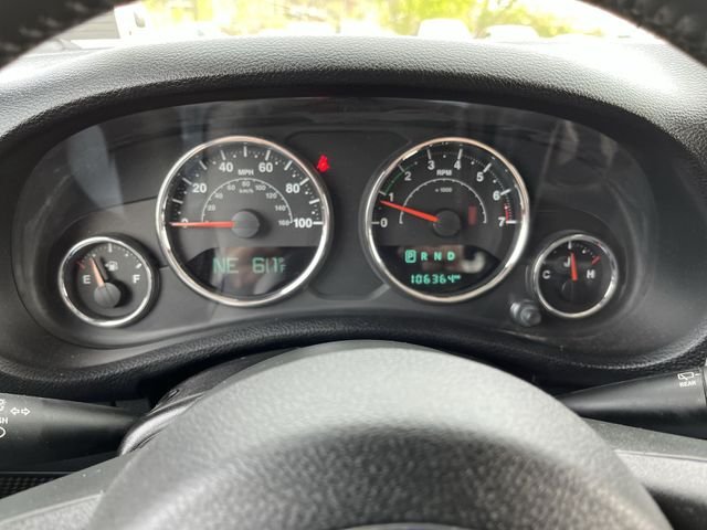 Used 2015 Silver Jeep Unlimited Sport image 12