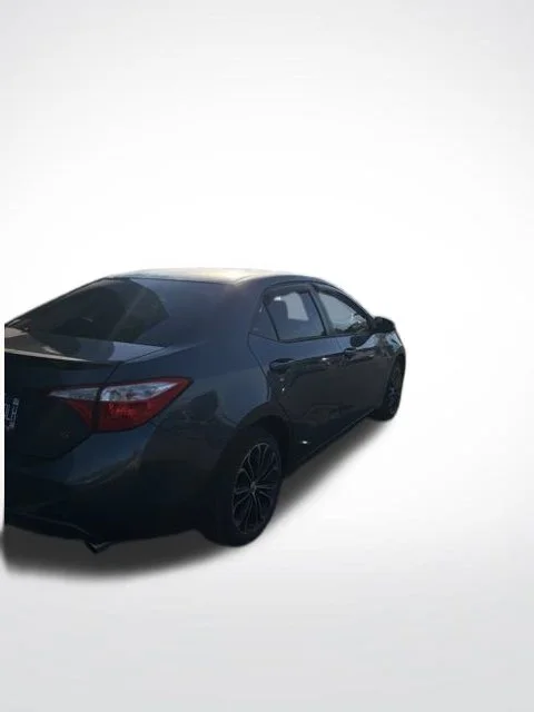 Used 2015  Toyota L image 2