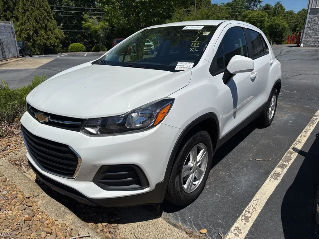 2022 Chevrolet Trax LS AWD's photo