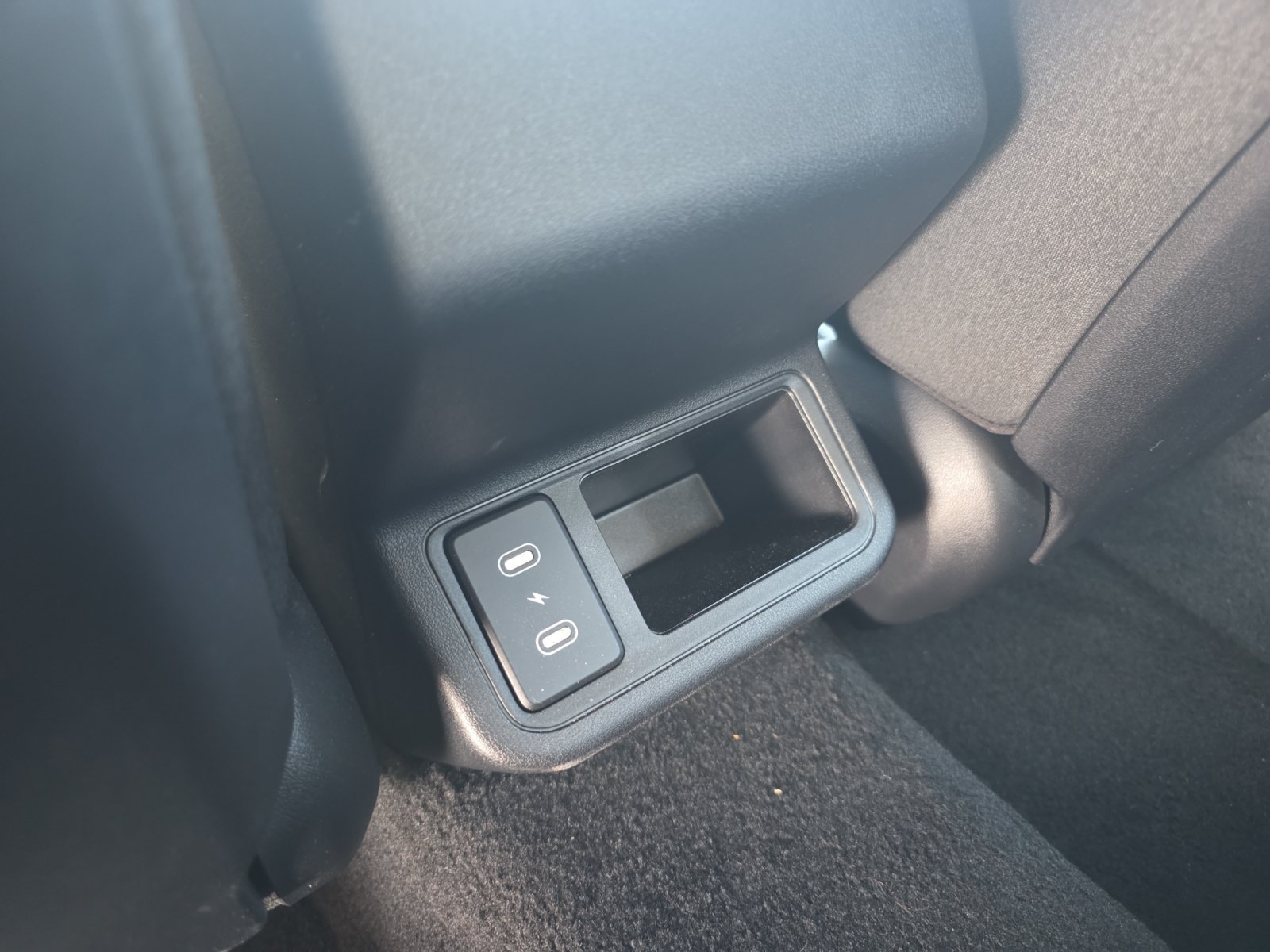 Certified Used 2025 Snow White Pearl Kia LX image 22