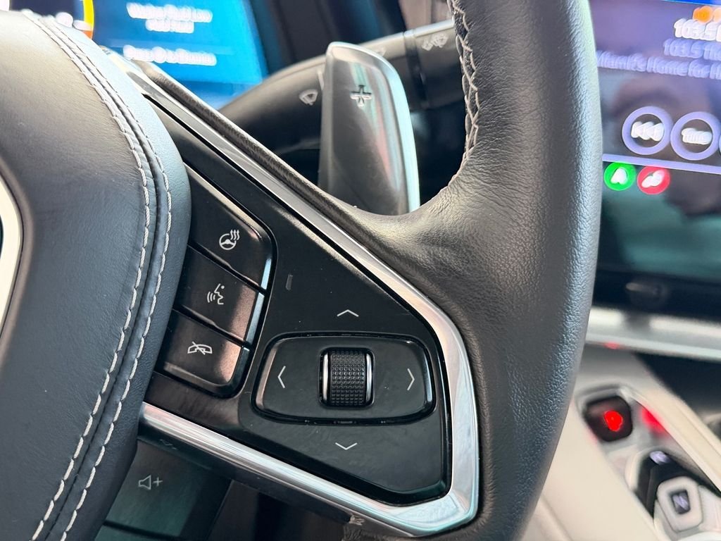 Used 2023 White Chevrolet Stingray image 24