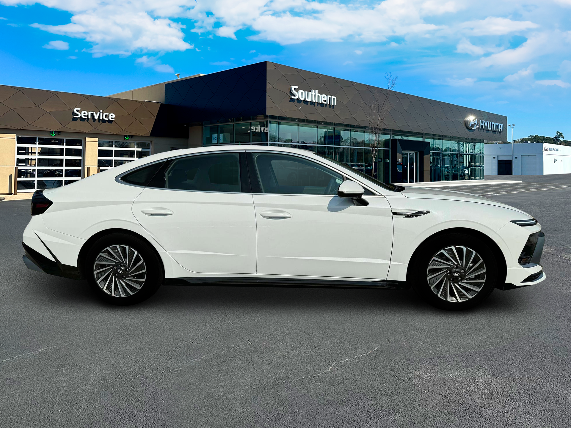 New 2025 White Hyundai SEL image 9